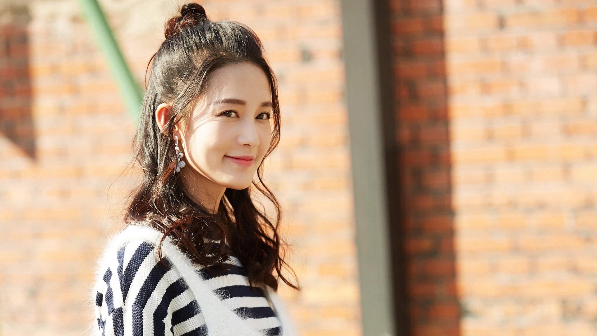 中国队稳扎稳打掌控比赛节奏，中国队是最稳定的球队